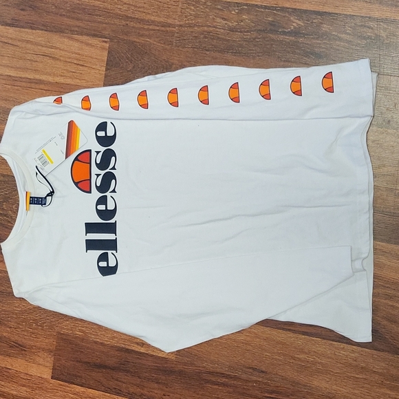 Ellesse Tops - Ellesse us med shirt great detail and craftsmanship